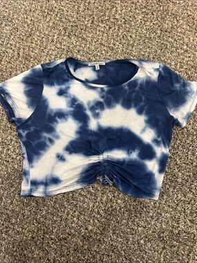 Charlotte Russe Tie-Dye Ruched Crop Tee - Blue
